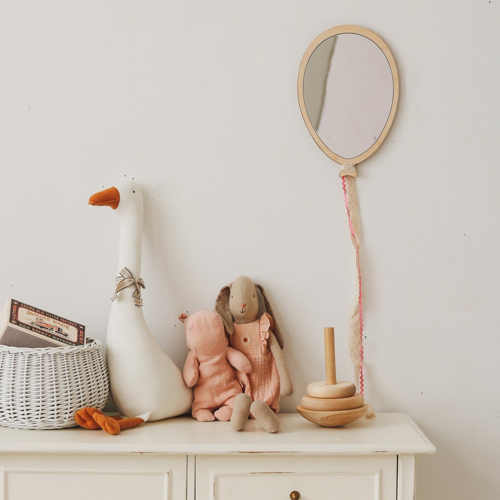 Kids Room Balloon Mirror – Child-Friendly Acrylic & Wood