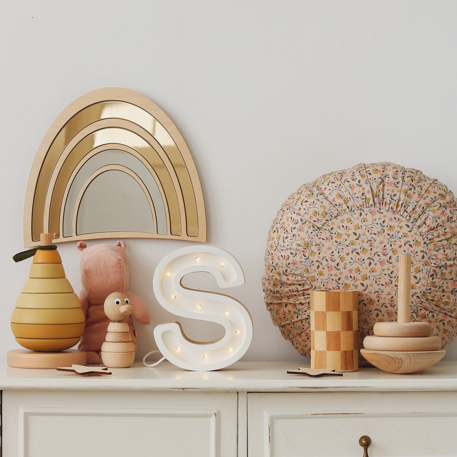 Kids Room Rainbow Mirror – Child-Friendly Acrylic & Wood